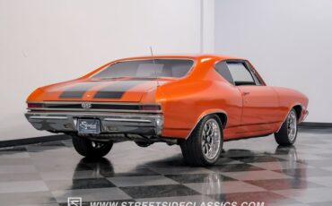 Unknown-Chevelle-1968-Inferno-Orange-Metal-Black-13