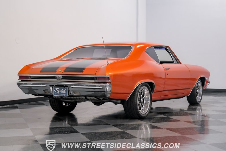 Unknown-Chevelle-1968-Inferno-Orange-Metal-Black-13
