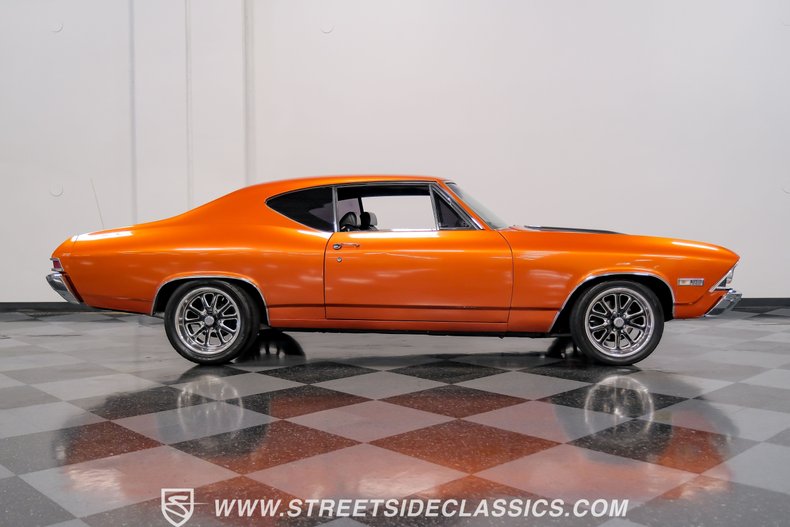Unknown-Chevelle-1968-Inferno-Orange-Metal-Black-15