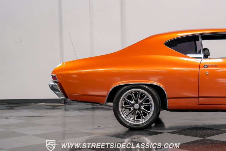 Unknown-Chevelle-1968-Inferno-Orange-Metal-Black-16