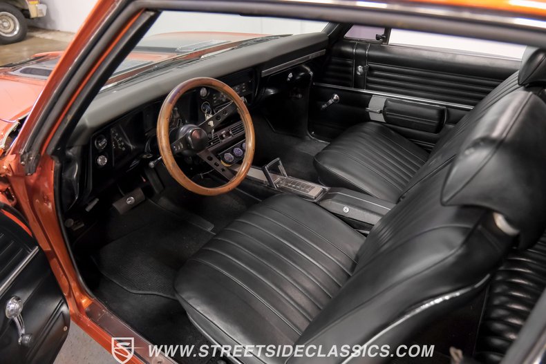 Unknown-Chevelle-1968-Inferno-Orange-Metal-Black-2