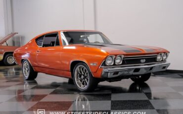 Unknown-Chevelle-1968-Inferno-Orange-Metal-Black-20