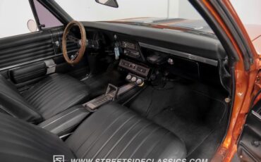 Unknown-Chevelle-1968-Inferno-Orange-Metal-Black-36
