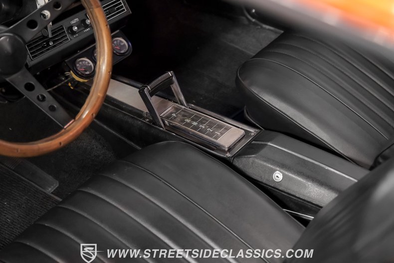 Unknown-Chevelle-1968-Inferno-Orange-Metal-Black-46