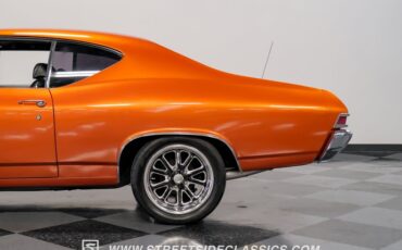 Unknown-Chevelle-1968-Inferno-Orange-Metal-Black-7