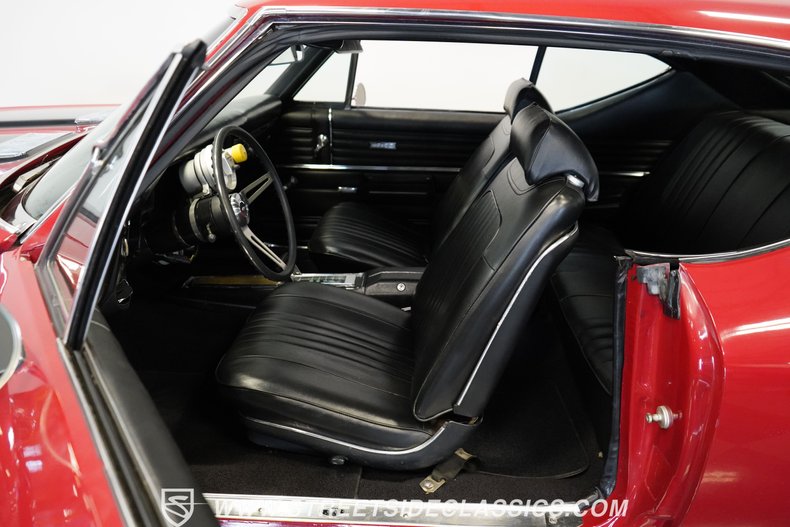 Unknown-Chevelle-1968-Red-Black-1