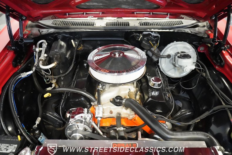 Unknown-Chevelle-1968-Red-Black-12