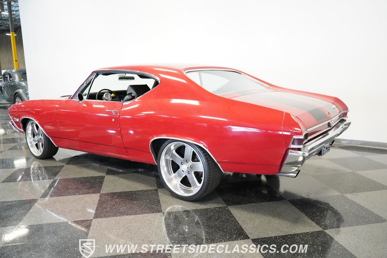 Unknown-Chevelle-1968-Red-Black-19