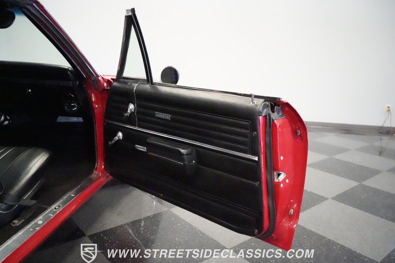 Unknown-Chevelle-1968-Red-Black-2