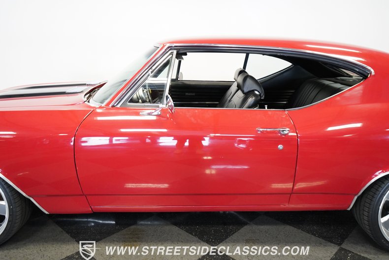 Unknown-Chevelle-1968-Red-Black-23