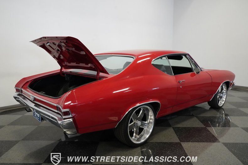 Unknown-Chevelle-1968-Red-Black-25