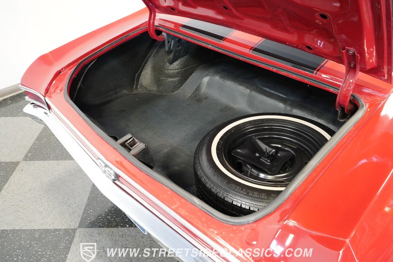 Unknown-Chevelle-1968-Red-Black-27