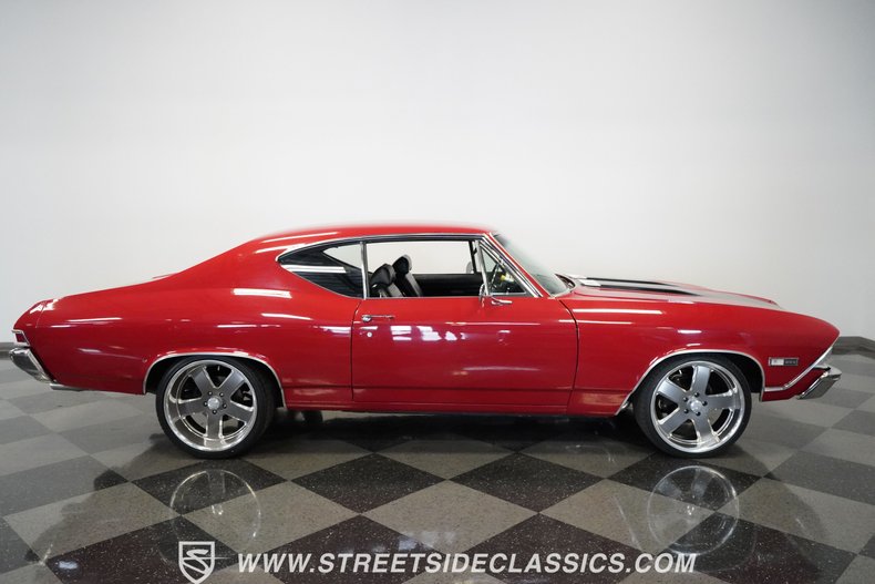 Unknown-Chevelle-1968-Red-Black-32