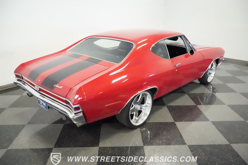 Unknown-Chevelle-1968-Red-Black-34