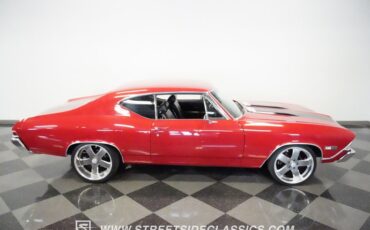 Unknown-Chevelle-1968-Red-Black-35