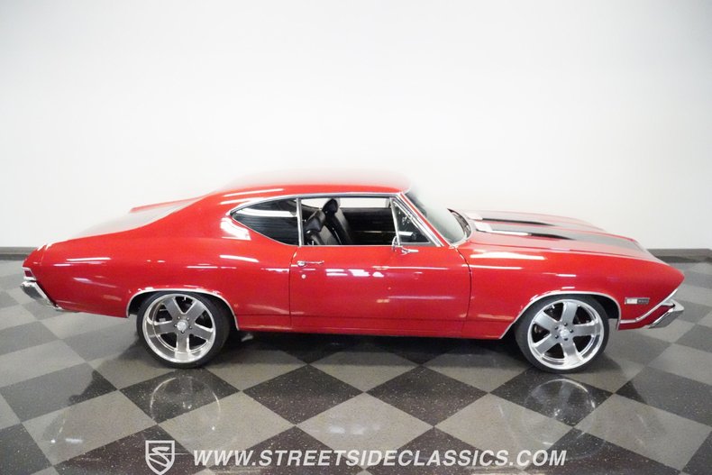 Unknown-Chevelle-1968-Red-Black-35