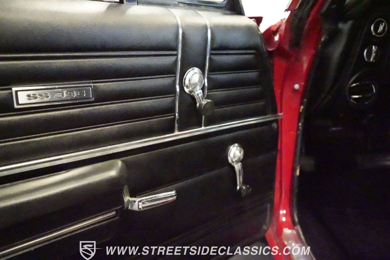 Unknown-Chevelle-1968-Red-Black-49