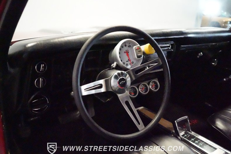 Unknown-Chevelle-1968-Red-Black-5