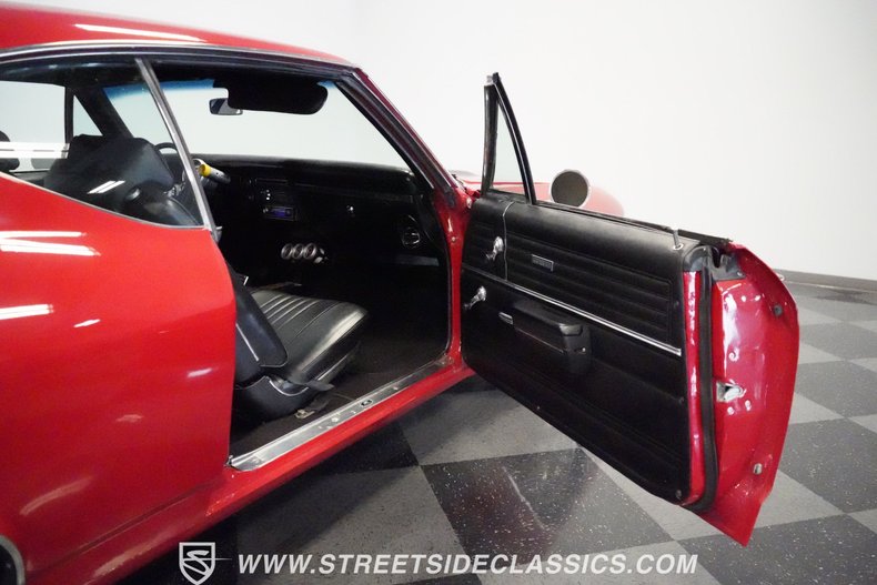 Unknown-Chevelle-1968-Red-Black-7