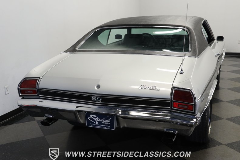 Unknown-Chevelle-1969-Cortez-Silver-Black-14