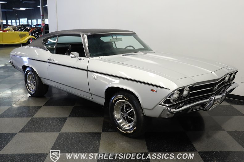 Unknown-Chevelle-1969-Cortez-Silver-Black-18