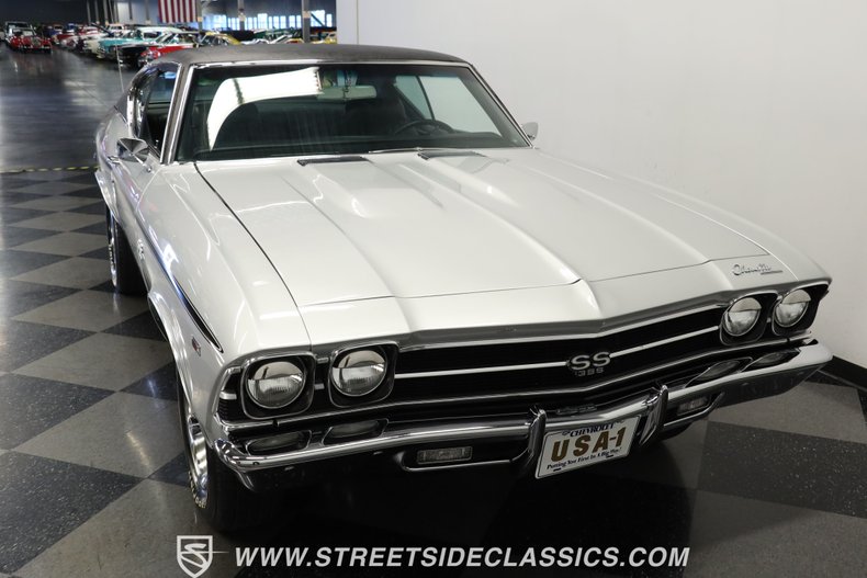 Unknown-Chevelle-1969-Cortez-Silver-Black-19