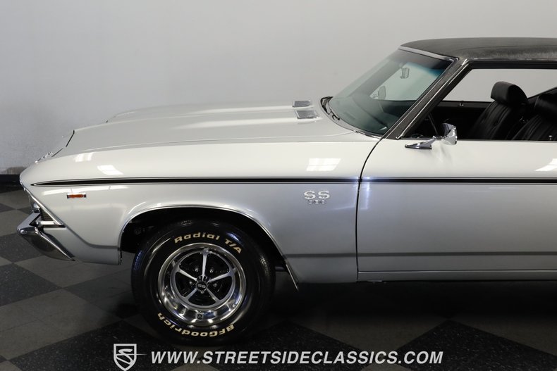 Unknown-Chevelle-1969-Cortez-Silver-Black-2