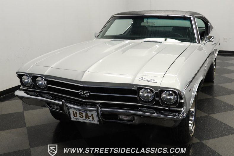 Unknown-Chevelle-1969-Cortez-Silver-Black-21