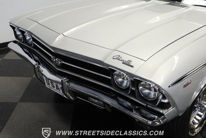 Unknown-Chevelle-1969-Cortez-Silver-Black-23