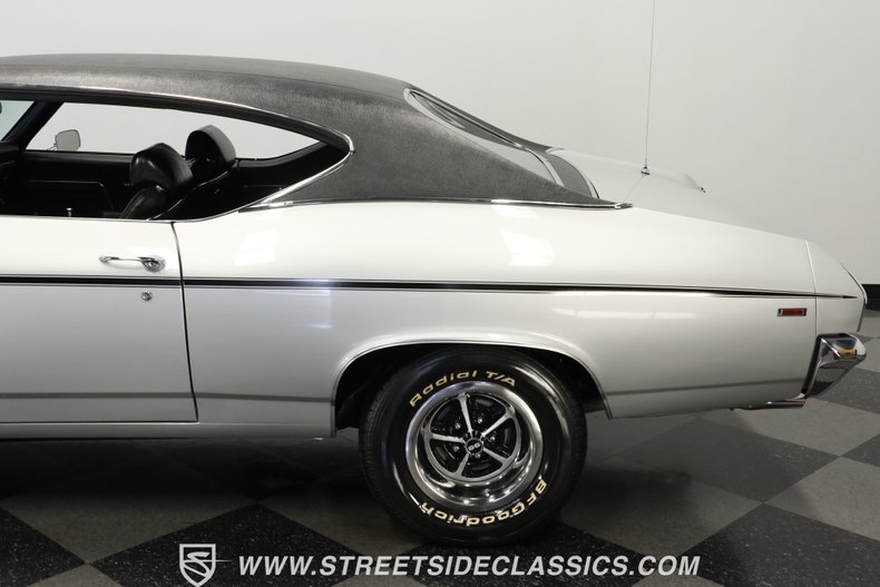 Unknown-Chevelle-1969-Cortez-Silver-Black-25