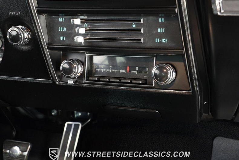 Unknown-Chevelle-1969-Cortez-Silver-Black-39