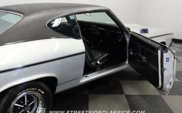 Unknown-Chevelle-1969-Cortez-Silver-Black-4