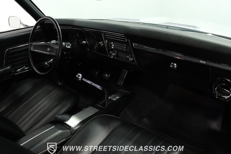 Unknown-Chevelle-1969-Cortez-Silver-Black-44