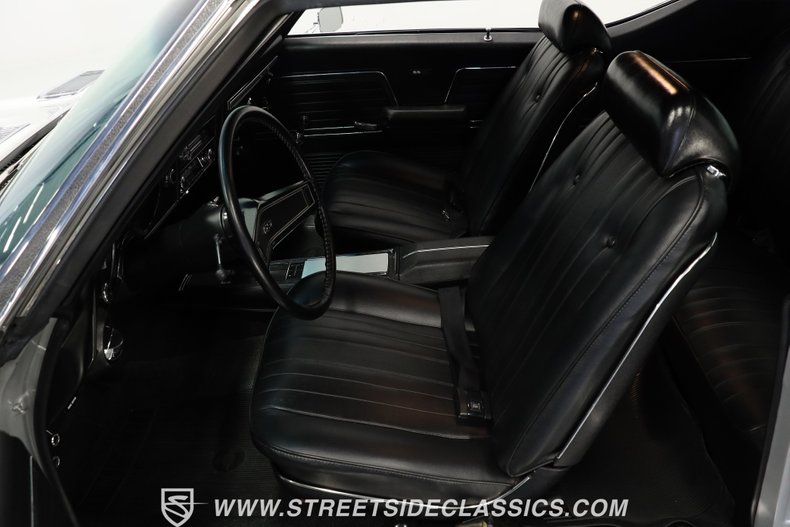 Unknown-Chevelle-1969-Cortez-Silver-Black-6