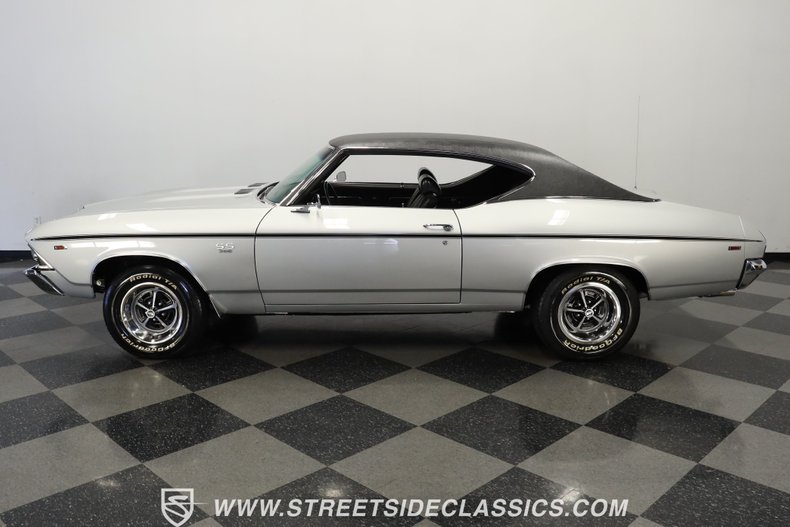 Unknown-Chevelle-1969-Cortez-Silver-Black-7