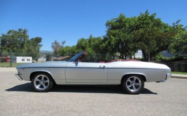 Unknown-Chevelle-1969-Cortez-Silver-Red-1