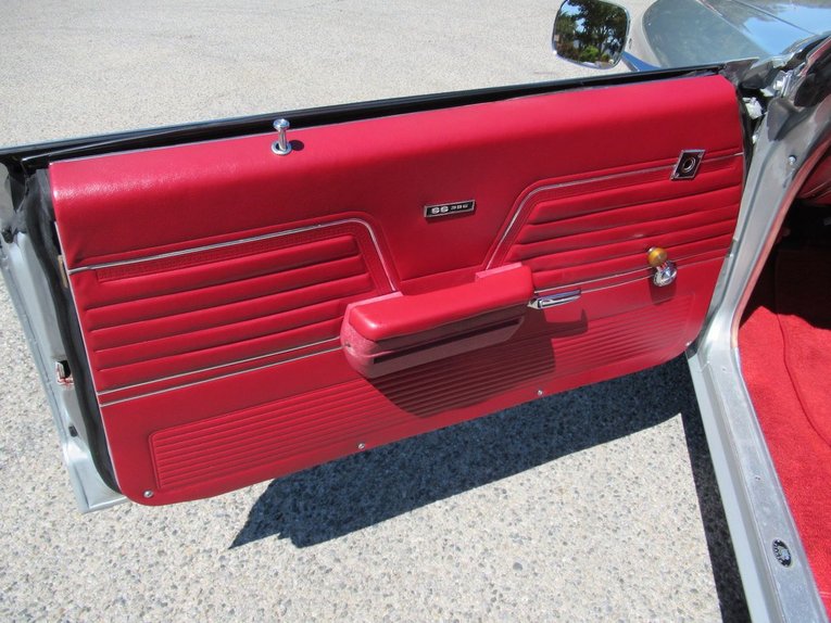 Unknown-Chevelle-1969-Cortez-Silver-Red-10