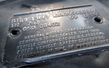 Unknown-Chevelle-1969-Cortez-Silver-Red-15