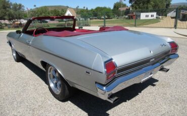 Unknown-Chevelle-1969-Cortez-Silver-Red-20