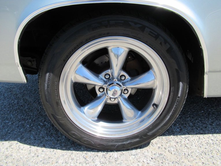 Unknown-Chevelle-1969-Cortez-Silver-Red-22