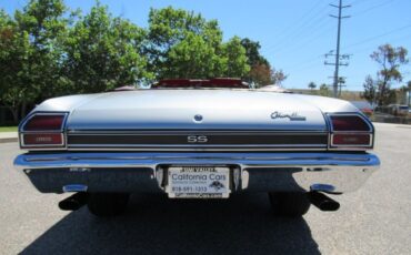Unknown-Chevelle-1969-Cortez-Silver-Red-5