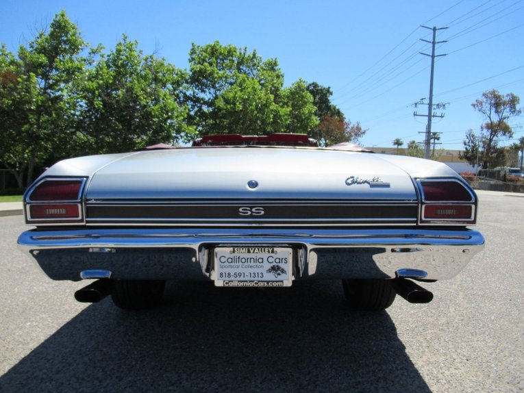 Unknown-Chevelle-1969-Cortez-Silver-Red-5