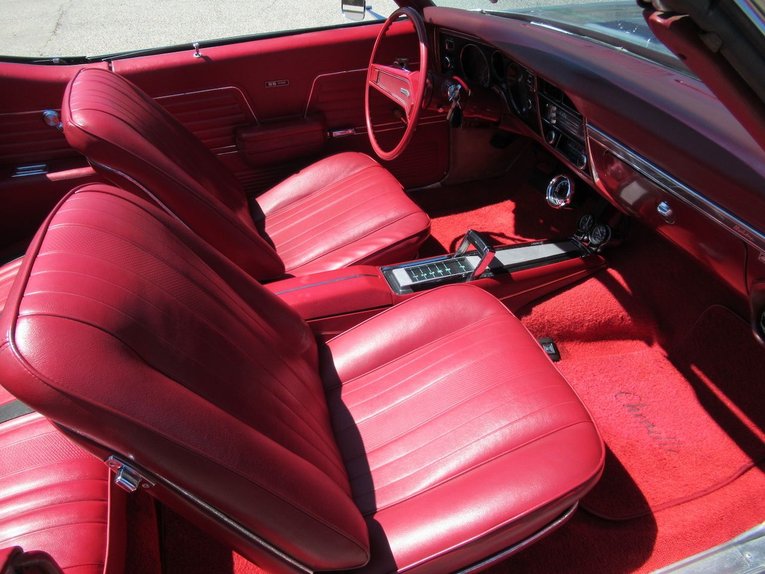 Unknown-Chevelle-1969-Cortez-Silver-Red-6