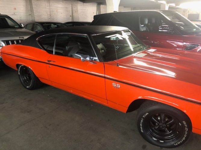 Unknown-Chevelle-1969-Hugger-Orange-Black-Deluxe-Vinyl-12