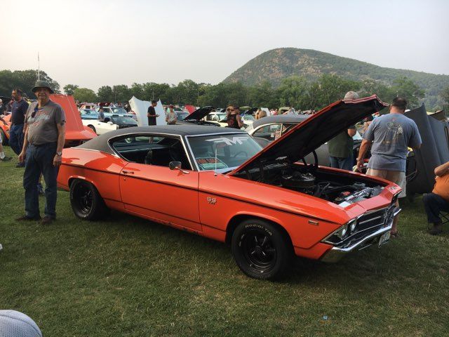 Unknown-Chevelle-1969-Hugger-Orange-Black-Deluxe-Vinyl-14