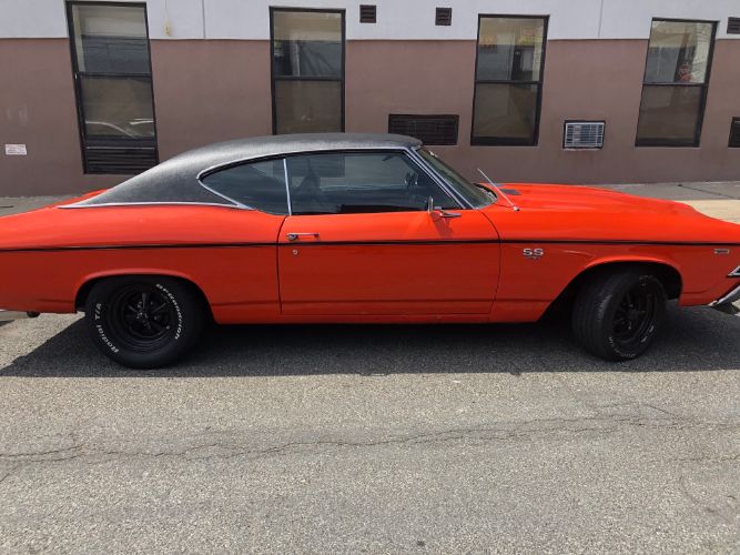 Unknown-Chevelle-1969-Hugger-Orange-Black-Deluxe-Vinyl-4