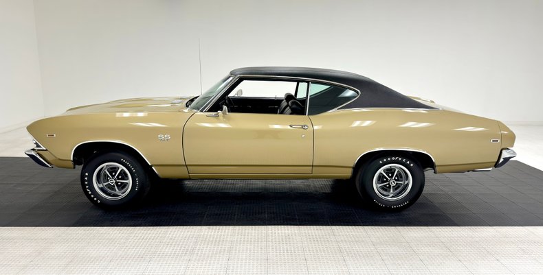 Unknown-Chevelle-1969-Olympic-Gold-Black-1