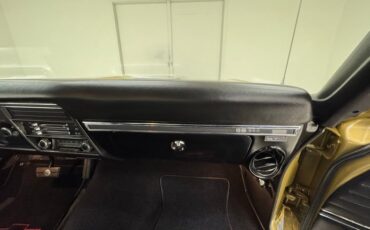 Unknown-Chevelle-1969-Olympic-Gold-Black-10