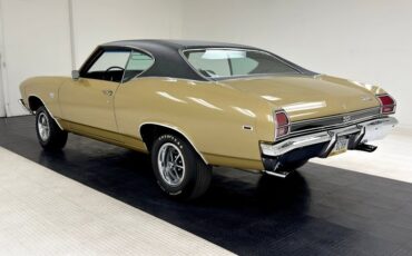 Unknown-Chevelle-1969-Olympic-Gold-Black-2
