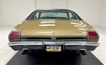 Unknown-Chevelle-1969-Olympic-Gold-Black-3